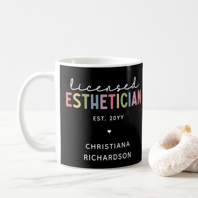 Taza De Café Cosmetólogo estético con licencia de personalizado (Con donut)