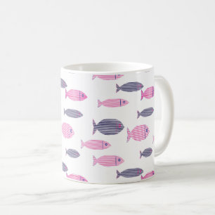 Taza de café costera con peces coloridos lindos
