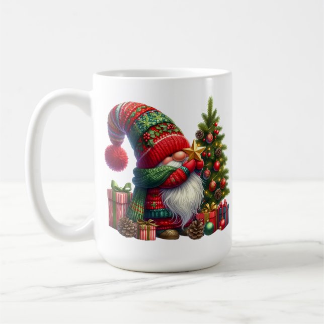 Taza De Café Cozy Christmas Gnome Art – Festive Holiday (Izquierda)