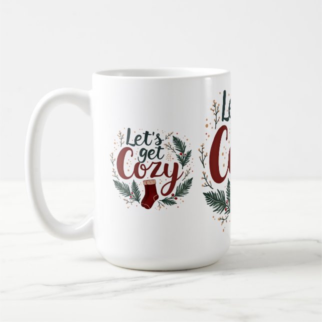 Taza De Café Cozy Holiday Pine Berry Lettering (Izquierda)