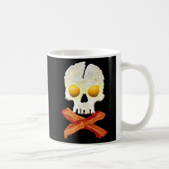 Taza De Café Cráneo de los huevos de la bandera pirata del (Derecha)