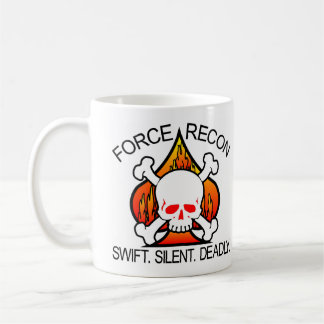 Taza De Café Cráneo renovado de la fuerza