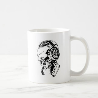 Taza De Café Cráneo usando el auricular