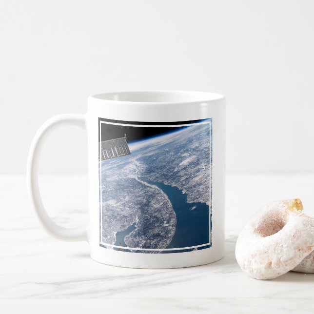 Taza De Café Cráter Manicouagan Y El Río St. Lawrence (Con donut)