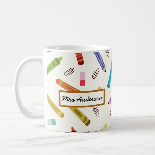 Taza De Café Crayones y lápices puros nombre de profesor (Izquierda)