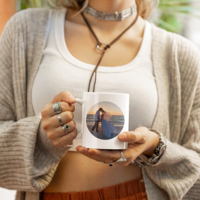 Taza De Café Crear su propia forma de círculo Boda foto (Create Your Own Circle Shape Wedding Photo Coffee Mug)