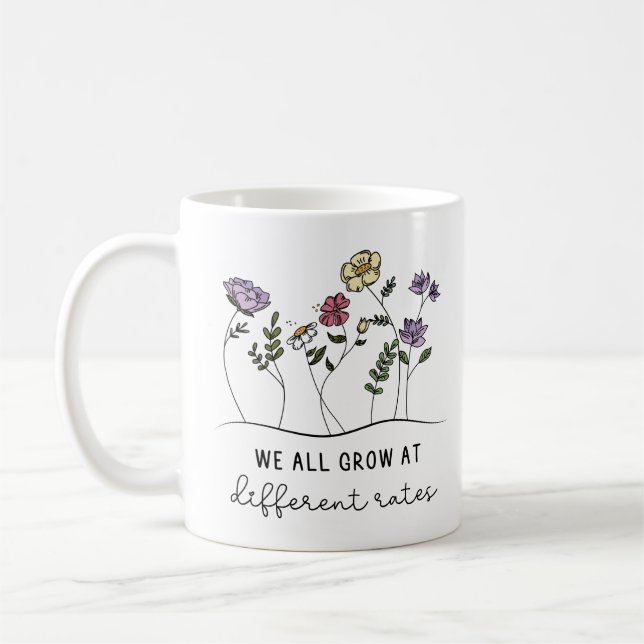 Taza De Café Crecemos A Distintas Tasas De Plantas (Izquierda)
