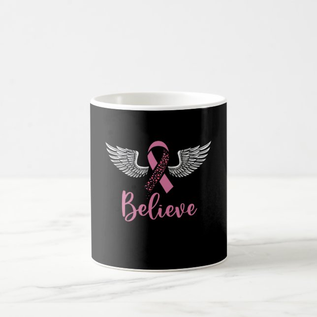 Taza De Café Cree que el cáncer de mama apoya el regalo de cint (Centro)