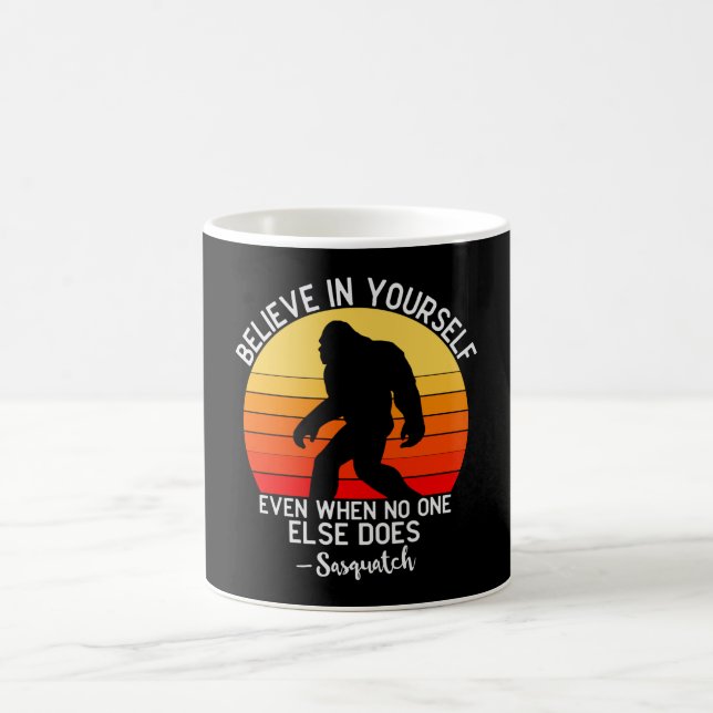 Taza De Café Creer en ti mismo | Bigfoot Retro (Centro)