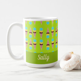 Taza De Café Cremas de hielo coloridas sobre verde