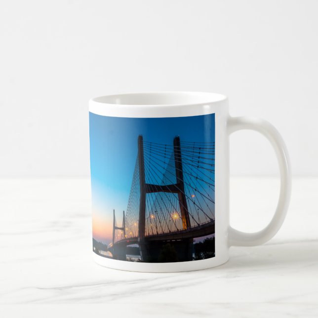 Taza De Café Crepúsculo En El Puente De Bill Emerson (Derecha)