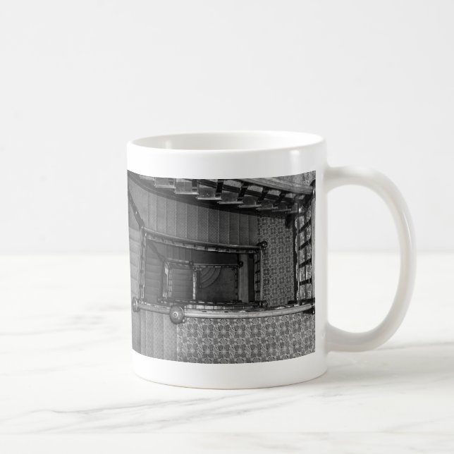 Taza De Café Crescent Stairwell Grayscale Coffee Mug (Derecha)