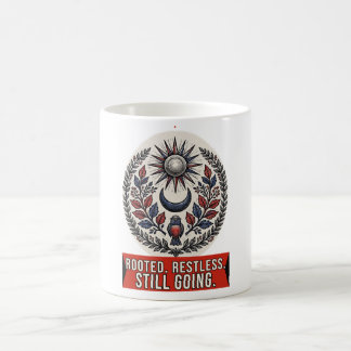 Taza De Café Crestá de madera arraigada inquieta aún sigue