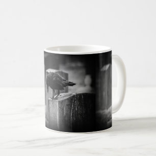 Taza De Café Crow en el cementerio caído