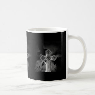 Taza De Café Cruce gótica con cuerdas de la luna de la luna