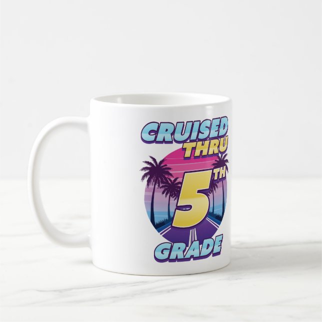 Taza De Café Cruzado a través de graduación de 5º grado (Izquierda)