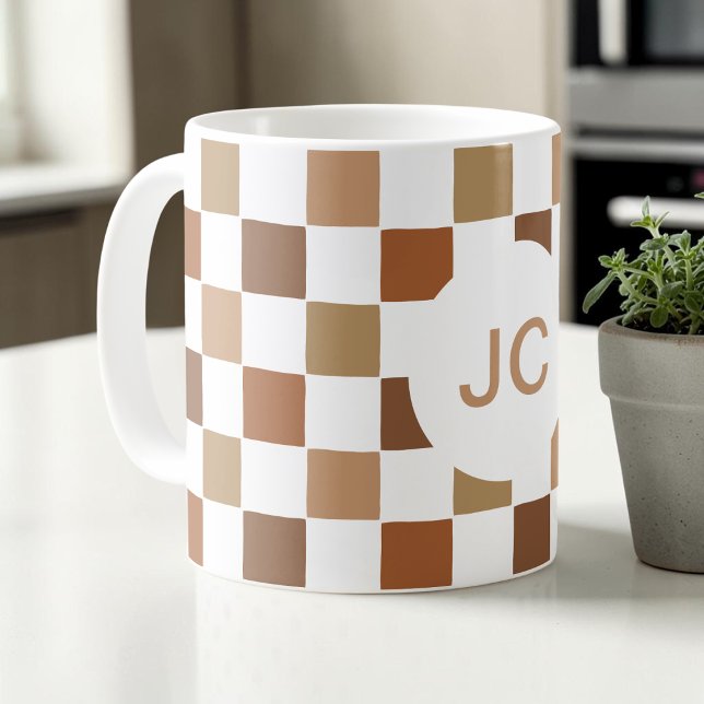 Taza De Café Cuadros Marrones Modernos Sencillos con Monograma (Monogram Checkered Brown Modern Simple Coffee Mug)