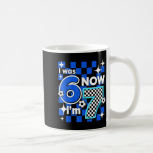 Taza De Café Cumpleaños Fútbol Azul Cuadros Era 6 Ahora Soy 7