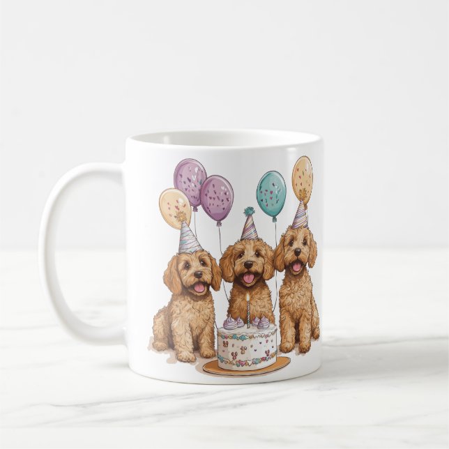 Taza De Café Cumpleaños Goldendoodle Dogs Pastel de cumpleaños (Izquierda)