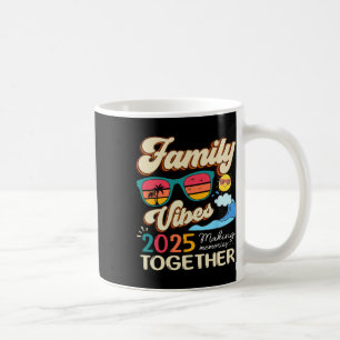 Taza De Café Curiosa Reunión de Vibes Familiares 2025 Haciéndom