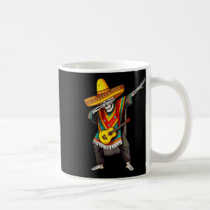 Taza De Café Curioso esqueleto mexicano de Dabbing Poncho Cinco