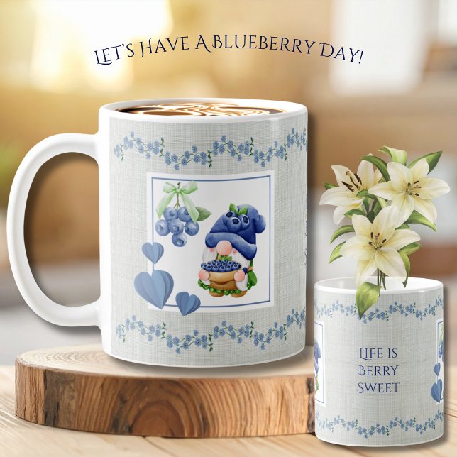 Taza De Café Cute Blueberry Gnome Life is Berry Sweet Mug (Bring a little piece of the whimsical garden into your home with a beautiful blueberry Gnome mug)