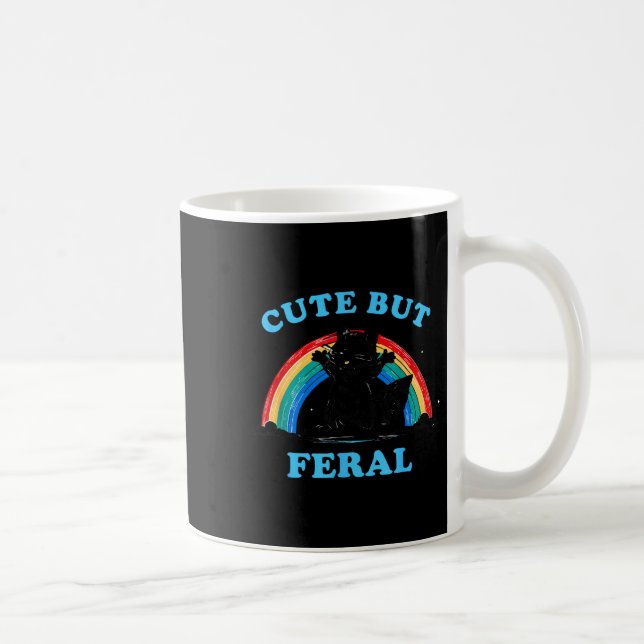 Taza De Café Cute But Feral Raccoon With Rainbow Funny Raccoon  (Derecha)