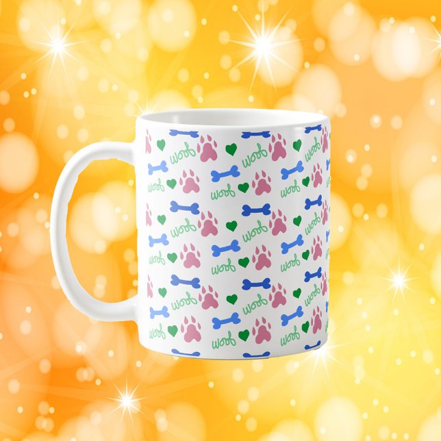 Taza De Café Cute Dog Paw Pattern Hearts, Bones Woof Pink Blue  (A mug with a pattern of pink dog paws, blue bones, green hearts and the word woof.)