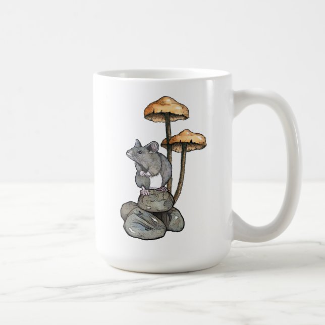 Taza De Café Cute Mouse Standing on Rocks, with Mushrooms (Derecha)