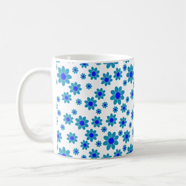 Taza De Café Daisies azules | Patrón de margarita de repetición (Izquierda)