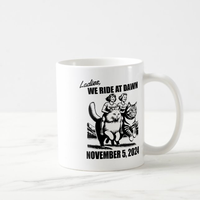 Taza De Café Damas Que Viajamos En Dawn Harris Wheimer 2024 Pre (Derecha)