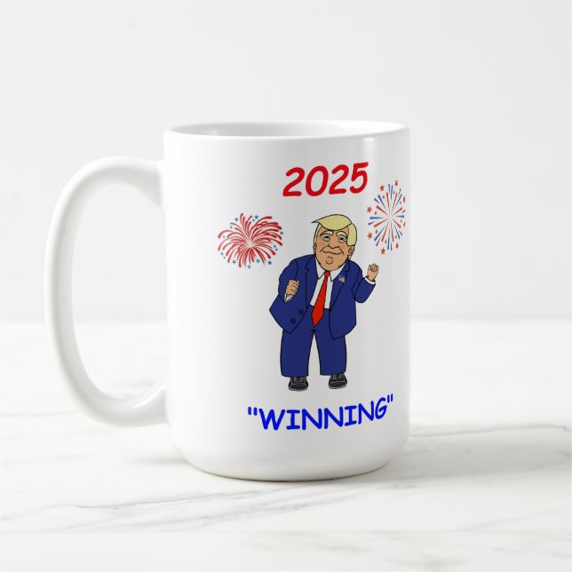 Taza De Café Danzando el diseño de Trump - Ganando (Izquierda)