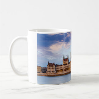 Taza De Café Das Parlamentsgebäude in Budapest an der Donau Kaf