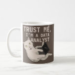 Taza De Café Data Analyst Funny Cat Data Analysis Science<br><div class="desc">El Analista de Datos Funny Cat Data Analysis Science Input Gift. Regalo perfecto para tu padre, mamá, papá, hombres, mujeres, amigos y familiares en el Día de Acción de Gracias, Día del Navidad, Día de la Madre, Día del Padre, 4 de julio de 1776 Día independiente, Día de los Veteranos,...</div>