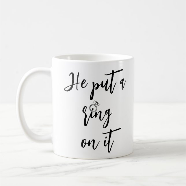 Taza de café de anillo de compromiso romántico (Izquierda)