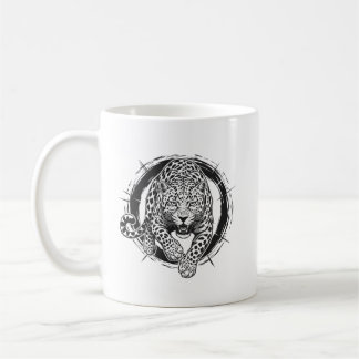 Taza de café de ataque de leopardo/jaguar dinámico