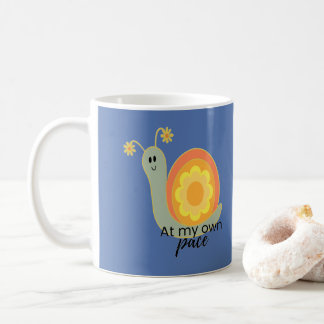 Taza de café de caracol con flores lindas, taza de