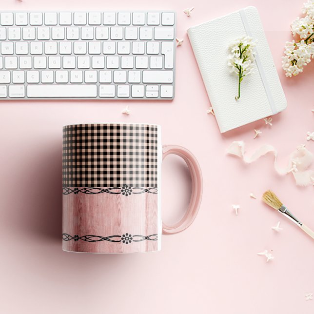 Taza de café de cuadros rosa y negro (Subido por el creador)