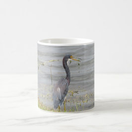 Taza de café de fotografía de fauna y flora de la
