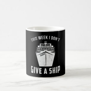 Taza De Café Dé Fundidad A Un Barco De Barco De Barco De Barco