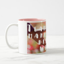 Taza de café de la cita del trabajo en equipo