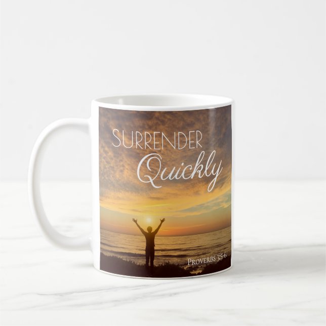 Taza De Café De la entrega cita inspiradora de los proverbios (Izquierda)