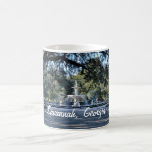 Taza de café de la fuente de Georgia de la sabana