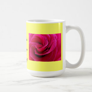 Taza de café de la madre de la novia flores de ros