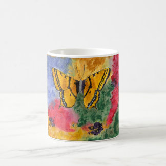 Taza de café de la mariposa