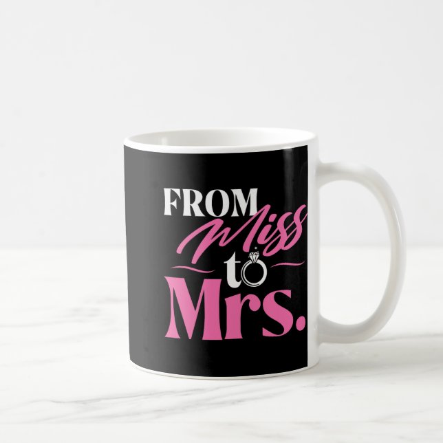 Taza De Café De La Señorita A La Sra........................... (Derecha)