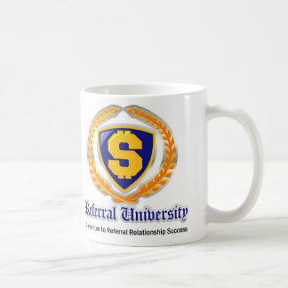 Taza de café de la universidad de la remisión