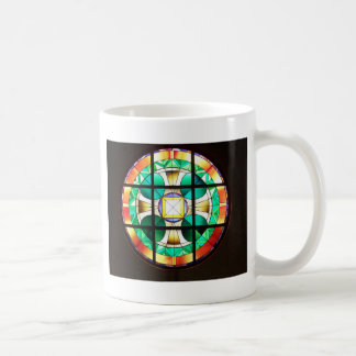 Taza de café de la ventana color de rosa