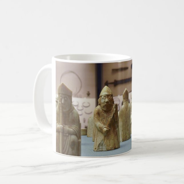 Taza de café de las piezas de ajedrez de Lewis (Anverso izquierdo)