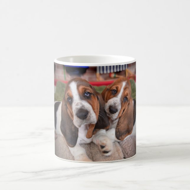 Taza de café de los perritos de Basset Hound (Centro)